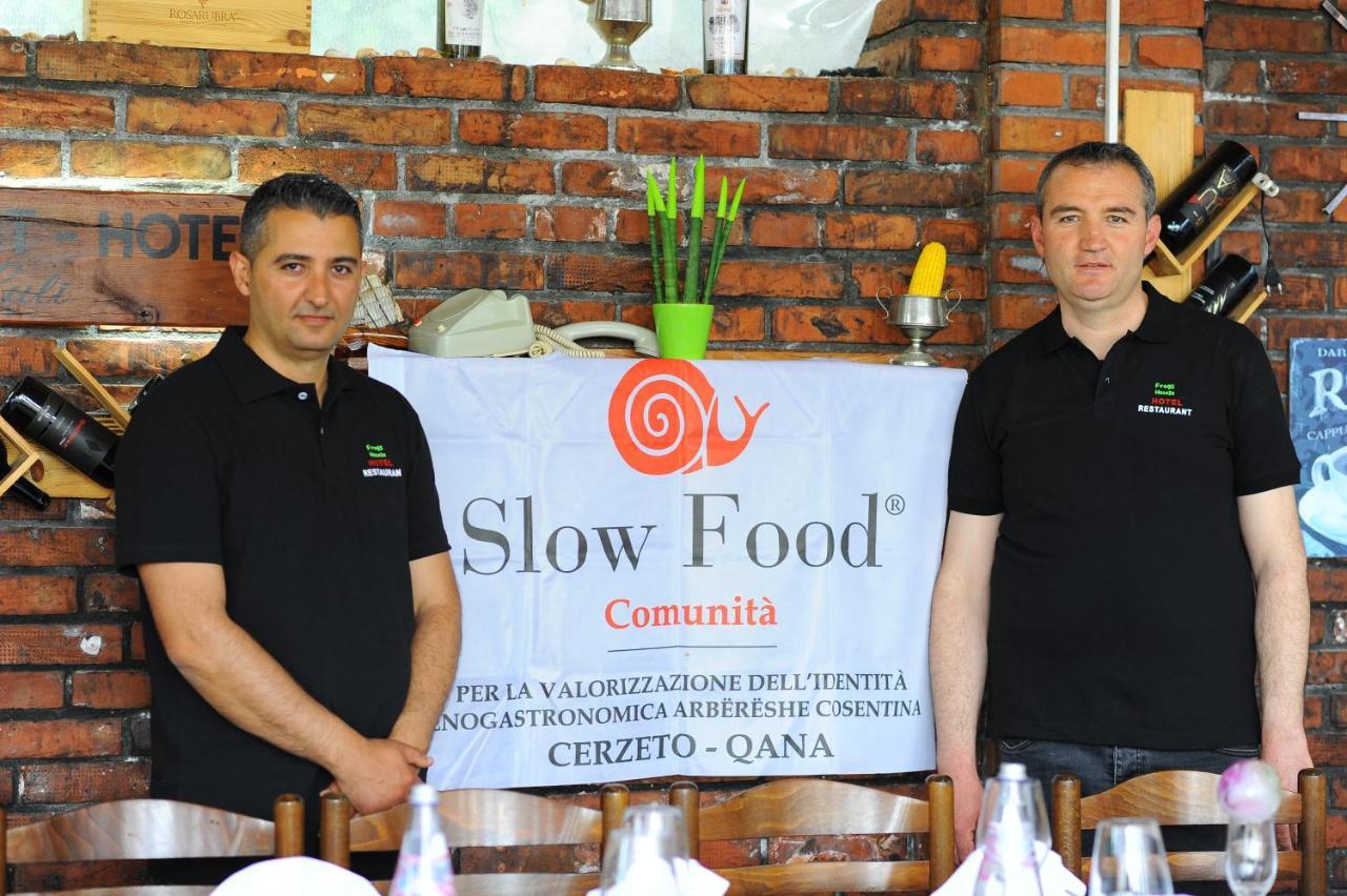 "Frogs House" Hotel & Restorant Slow Food Lushnjë 外观 照片